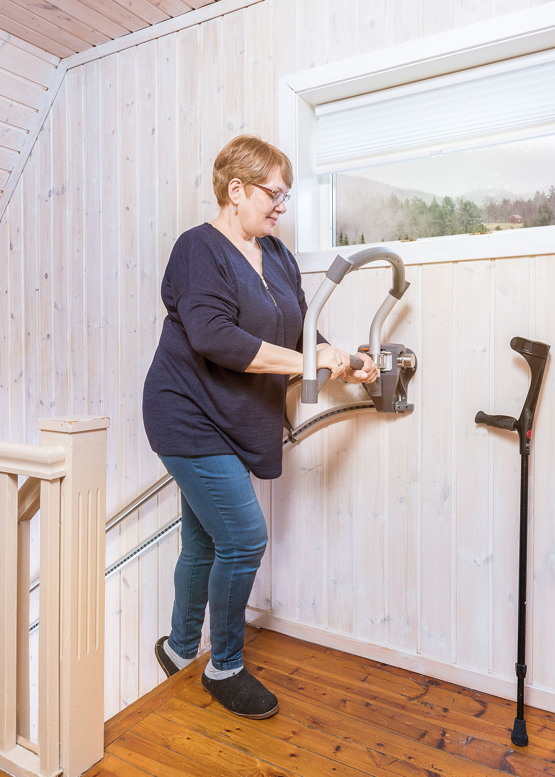 Treppenliftalternative ASSISTEP Krücken