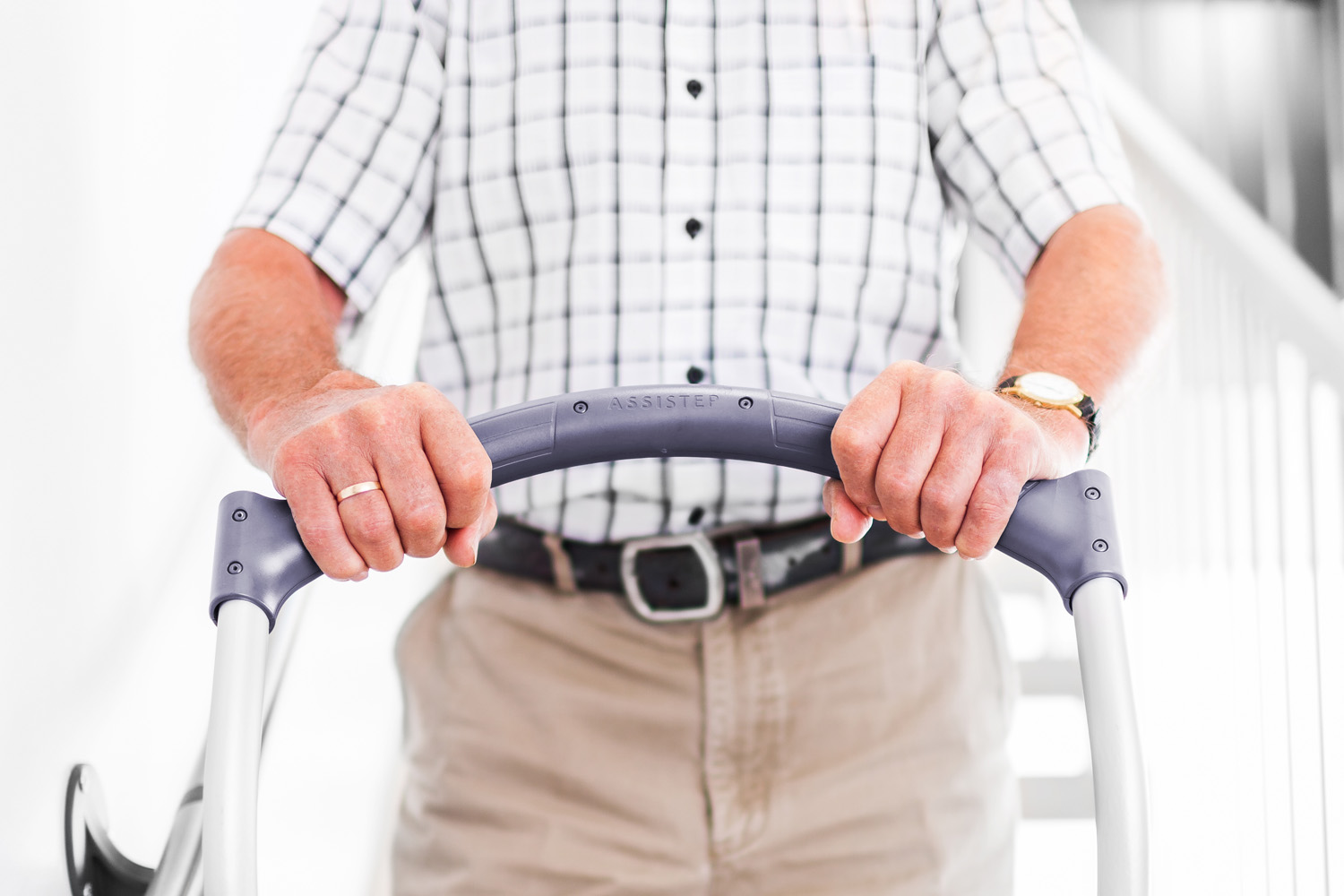 Treppenliftalternative ASSISTEP frontal